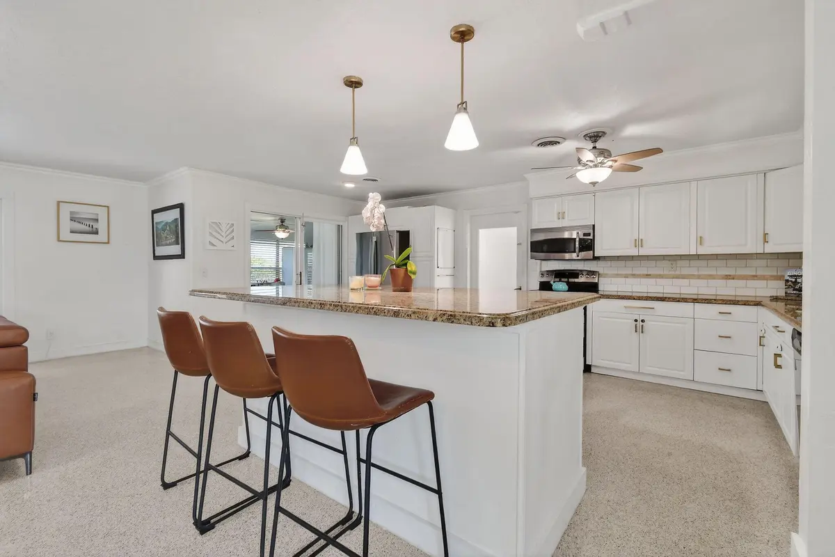 Kitchen / Island Sitting at 12890 SE Circle Drive, Hobe Sound