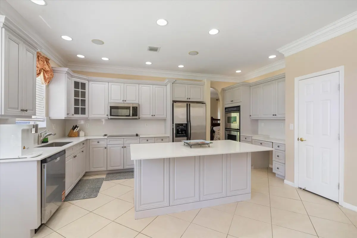 Kitchen & Pantry at 2880 Shaughnessy Drive, Wellington