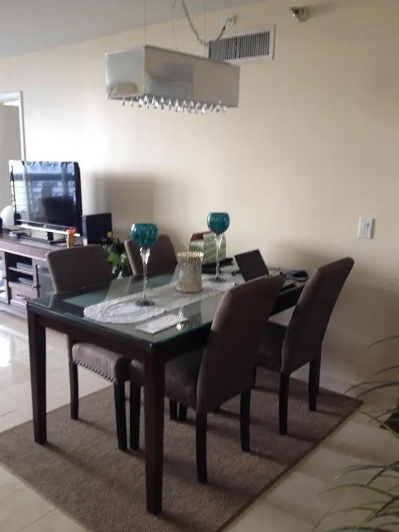 DR at 3400 NE 192nd Street 1708, Aventura
