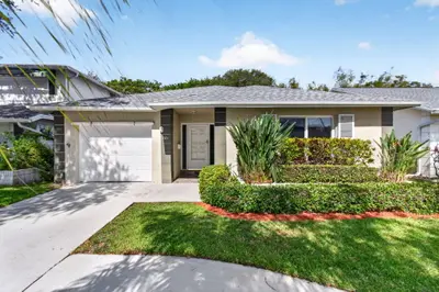 201 Del Rio Boulevard, Boca Raton – sold