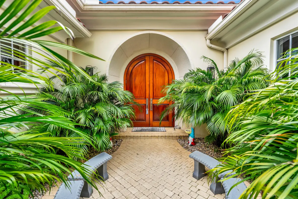 FRONT COURTYARD at 11316 Caladium Lane, Palm Beach Gardens