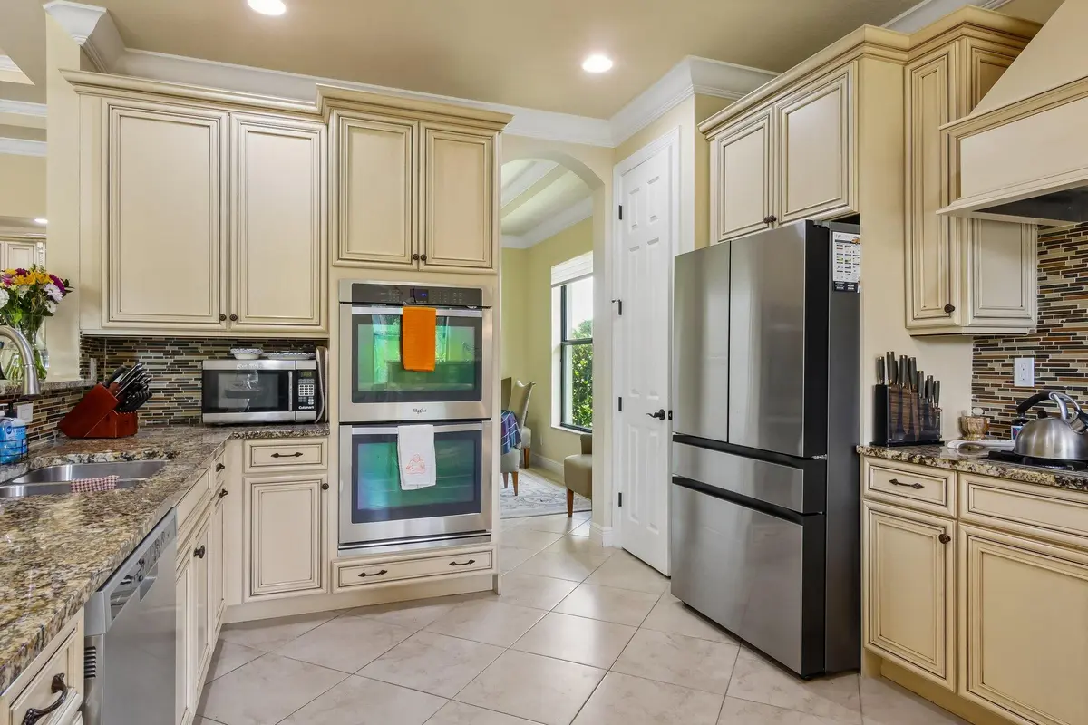 KITCHEN at 10272 Emerson Street, Parkland