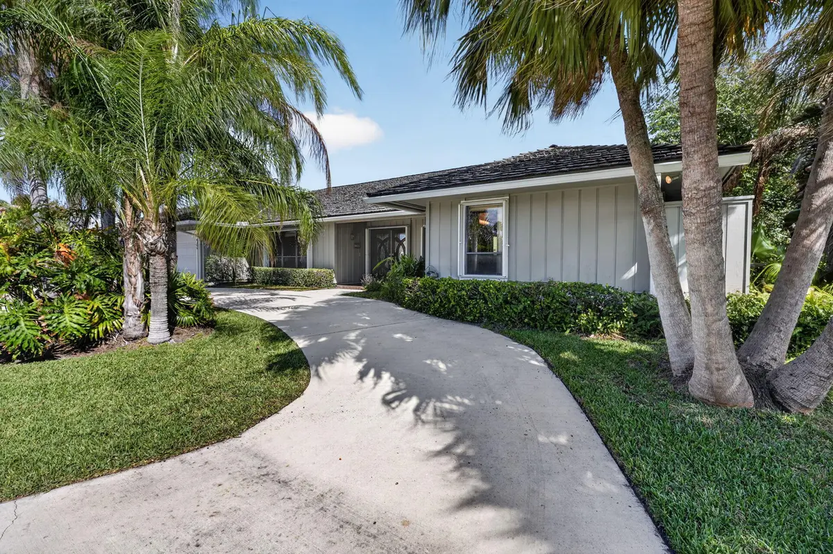 1-web-or-mls-_MLP4408 at 9055 SE Harbor Island Way, Hobe Sound