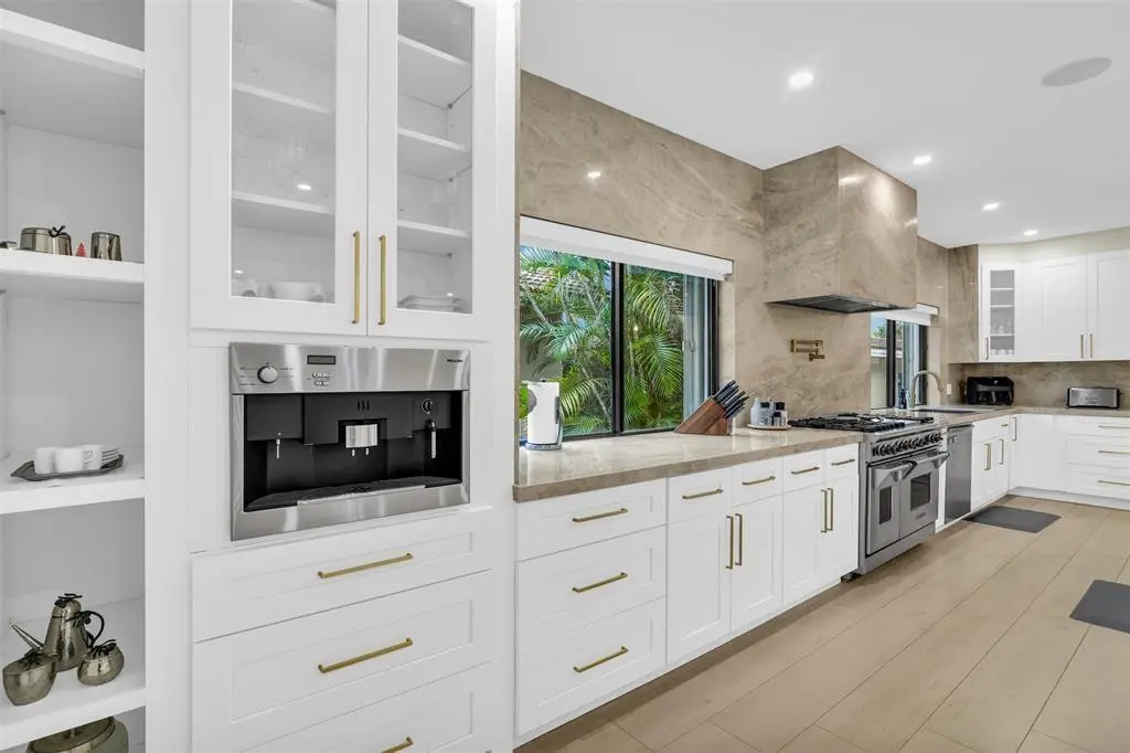 Photo 6 at 319 S Riverside Drive, Pompano Beach