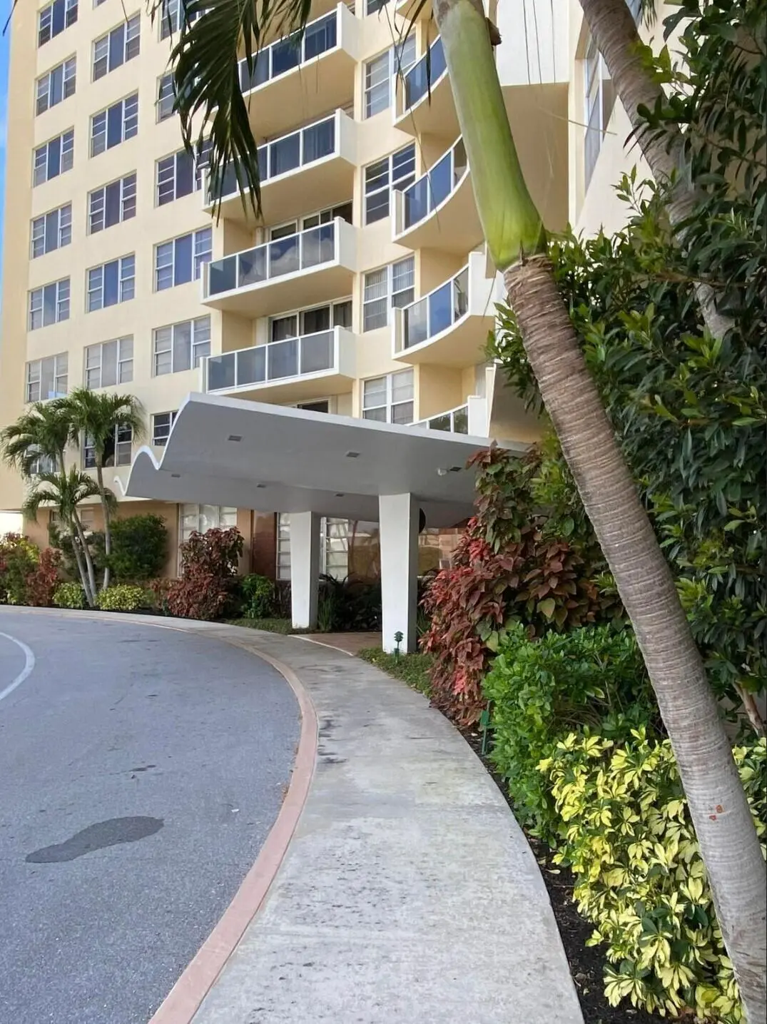 entrance at 2800 N Flagler Drive 1013, West Palm Beach