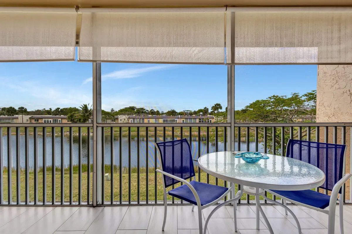 24-web-or-mls-1 (86) at 154 Lake Meryl Drive Unit 255, West Palm Beach
