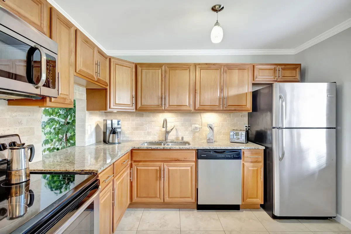 16-web-or-mls-1 (51) at 154 Lake Meryl Drive Unit 255, West Palm Beach