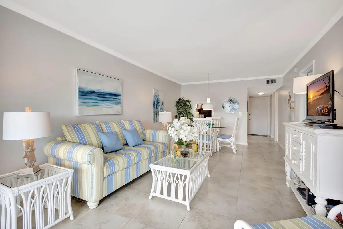 22-web-or-mls-1 (76) at 154 Lake Meryl Drive Unit 255, West Palm Beach