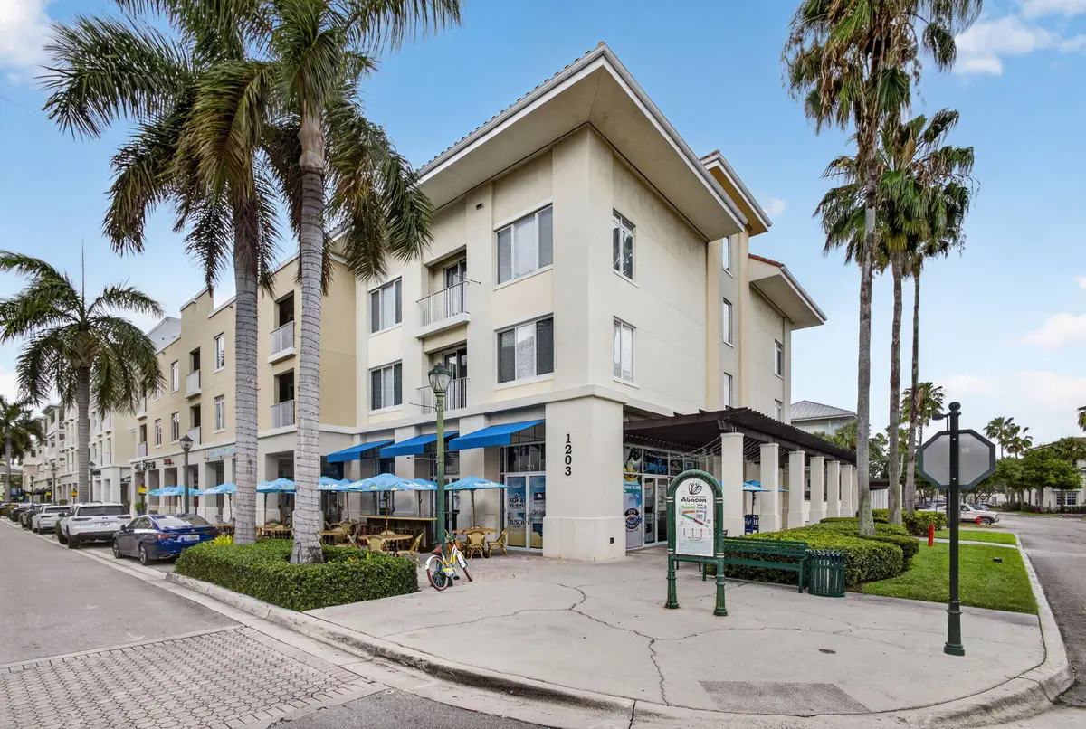1-web-or-mls-5D1A7342 at 1203 Town Center Drive Drive 308, Jupiter