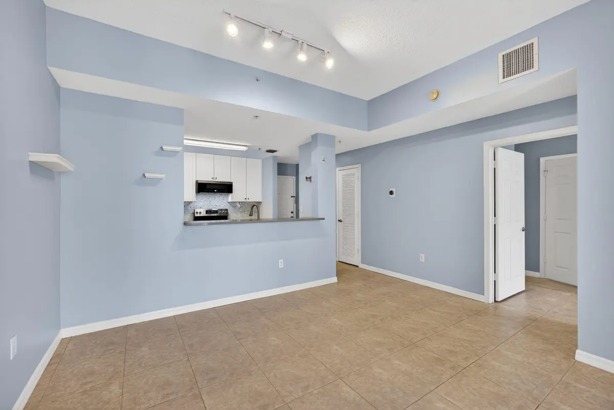3-web-or-mls-5D1A7353 at 1203 Town Center Drive Drive 308, Jupiter