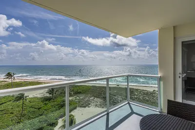 6000 N Ocean Boulevard 7b, Lauderdale-By-The-Sea – sold
