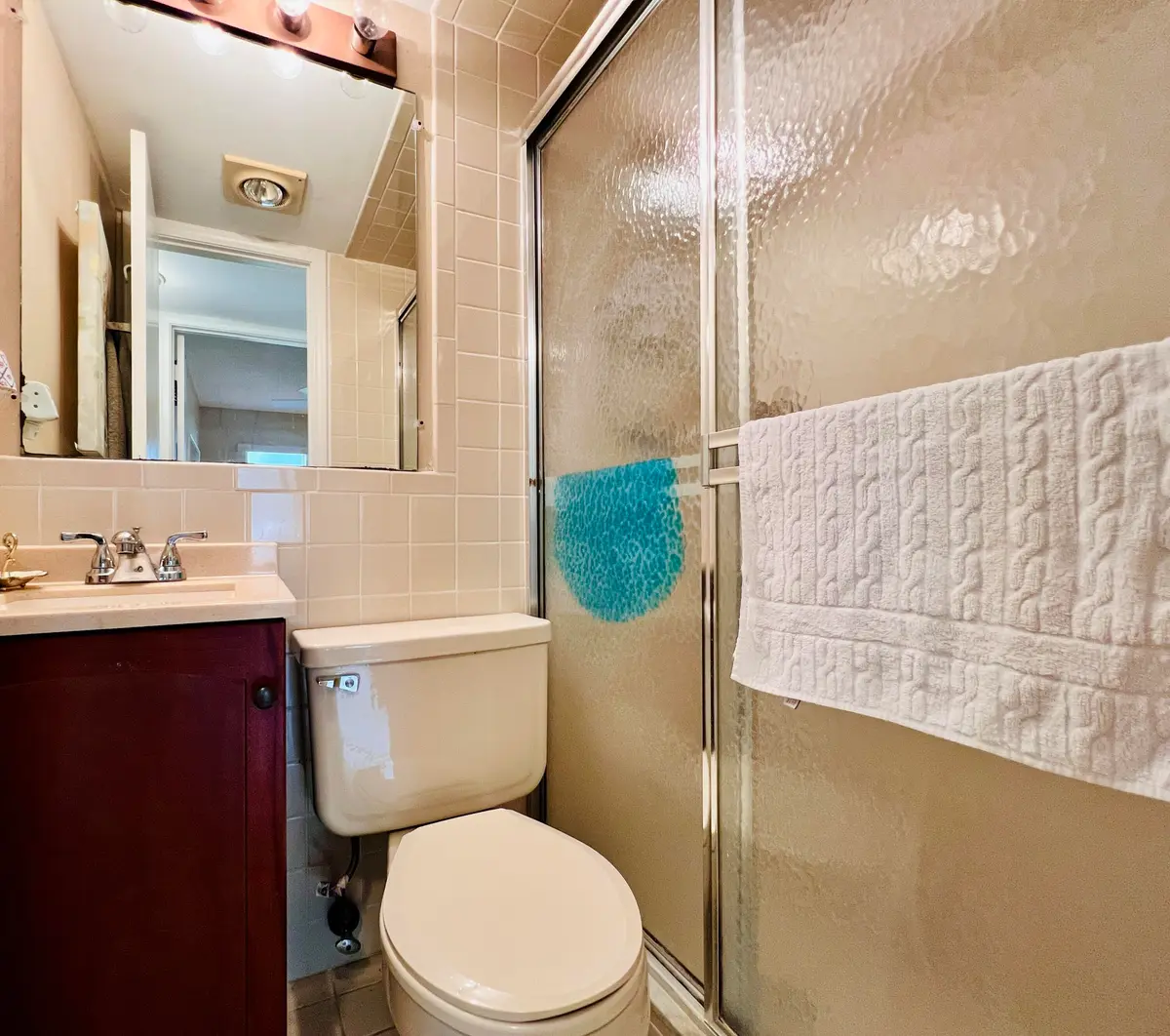 Guest Full Bath at 161 Northampton I, West Palm Beach