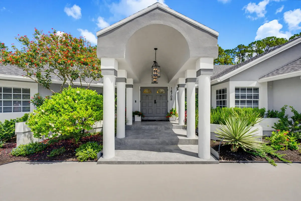 Front Entry at 14708 Stirrup Lane, Wellington