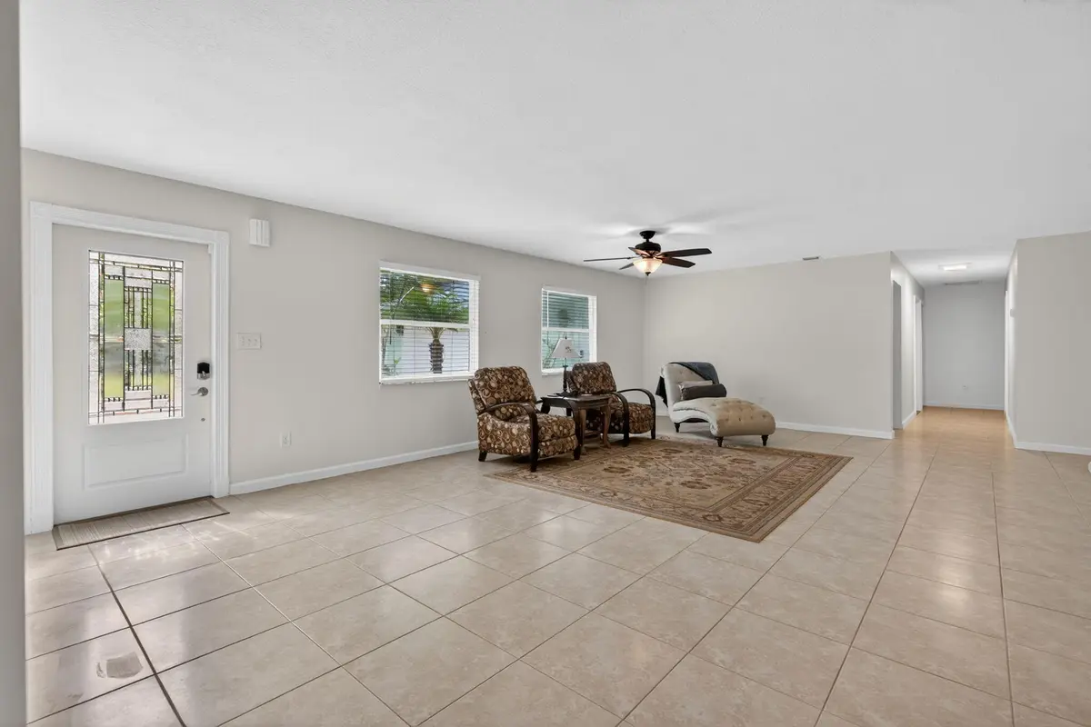 Living at 17391 Alexander Run, Jupiter