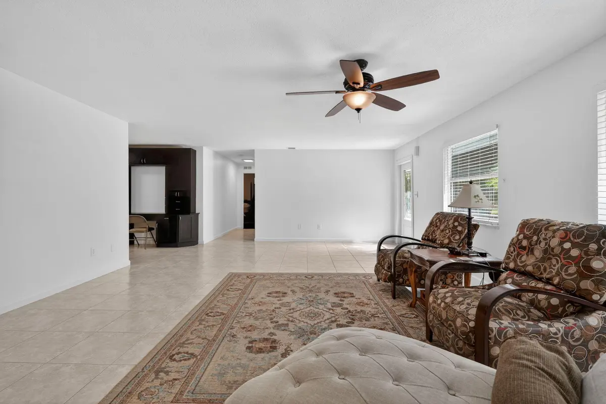 Living at 17391 Alexander Run, Jupiter