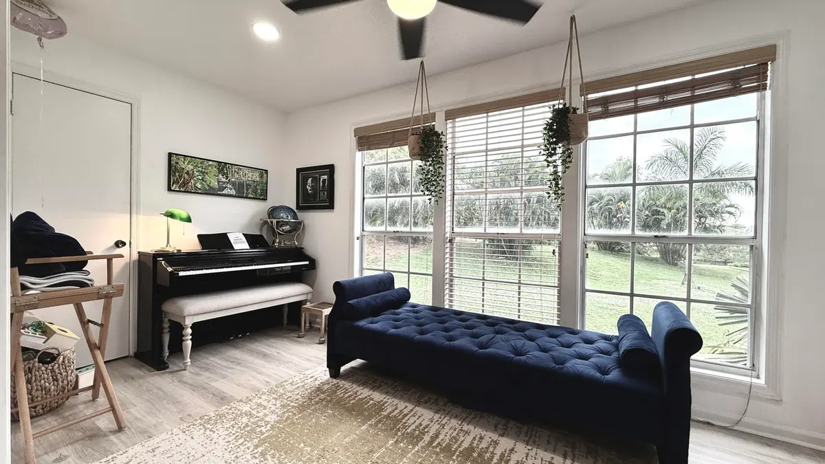 Family Room at 5016 Heatherhill Lane 10, Boca Raton