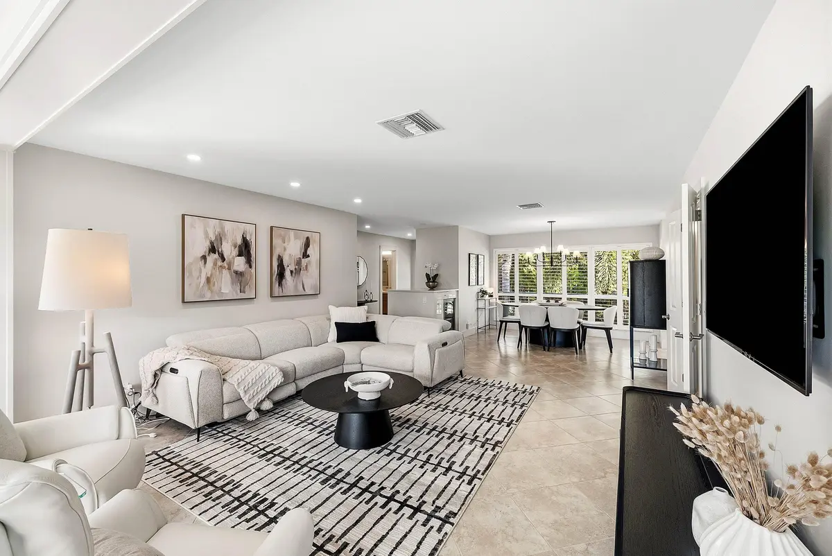 Interior living area at 4114 B Quail Ridge  Drive Osprey, Boynton Beach