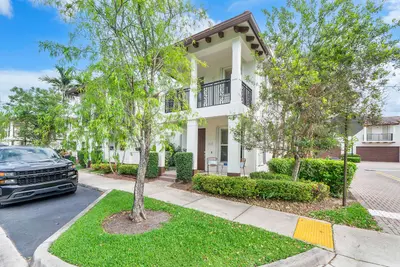 4760 Mimosa Place 1016, Coconut Creek – sold