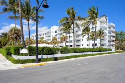 170 N Ocean Boulevard 305, Palm Beach – Condominium for rent