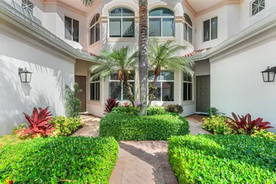 101 Palm Bay Circle A, Palm Beach Gardens – sold