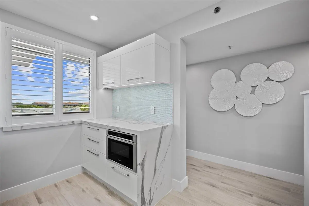Luxe Stone Countertops at 201 S Seas Drive 503, Jupiter