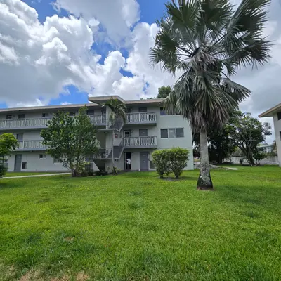 5420 NW 11th Street 202, Plantation – Condominium for sale