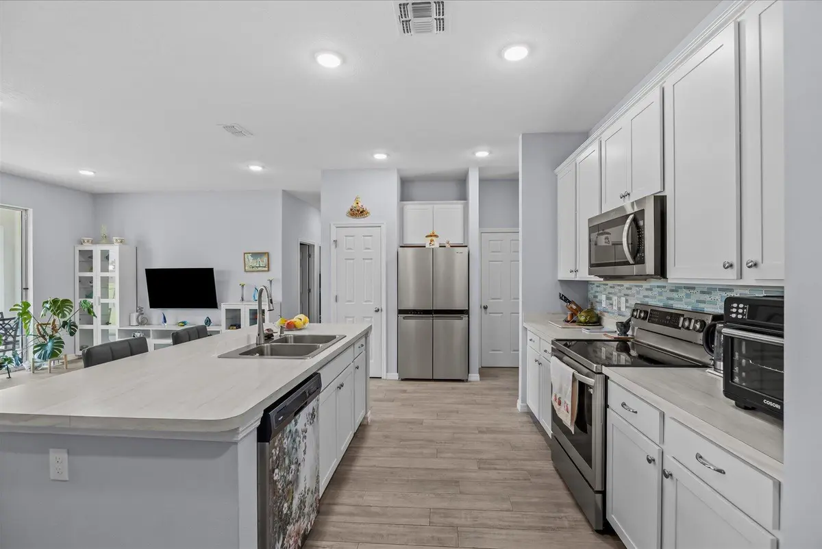 10-button in-24 at 2063 SE South Buttonwood Drive, Port St. Lucie