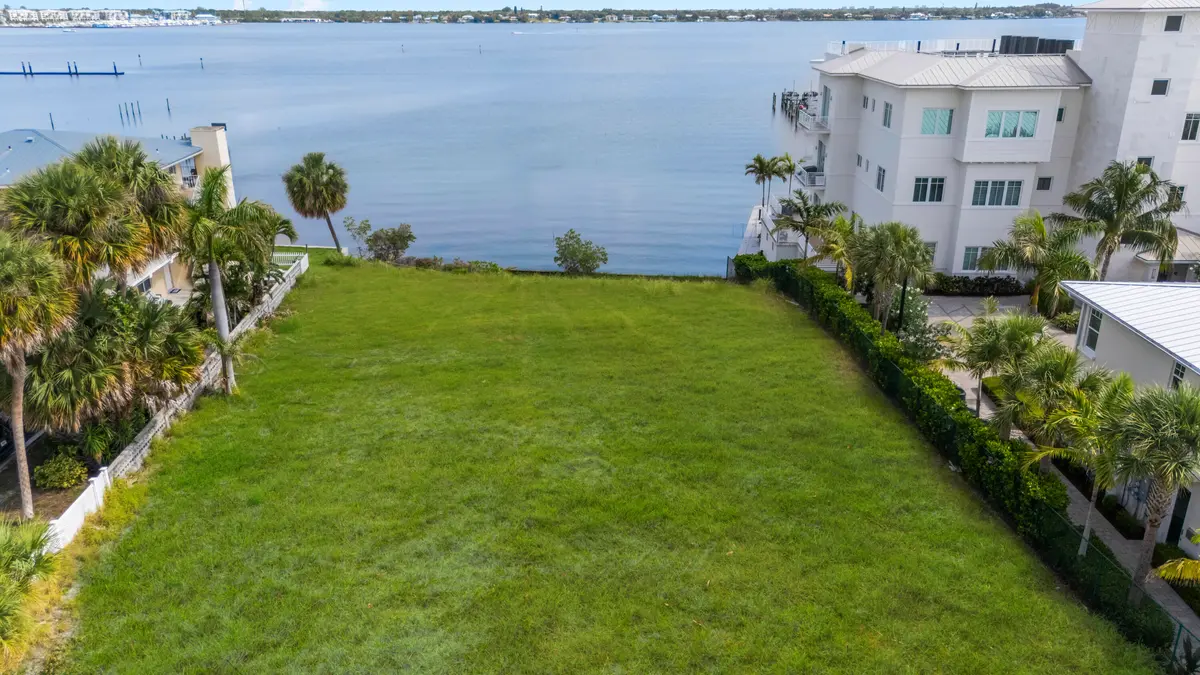 View at 39 SE Seminole Street, Stuart