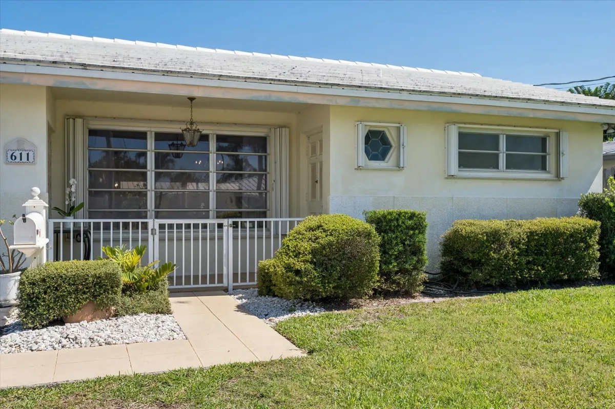 01-High-611 SE 17th St-2 at 611 SE 11th Street, Pompano Beach
