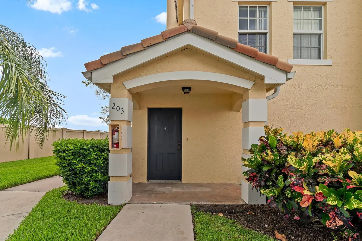 Condo 3 at 152 SW Peacock Boulevard 27-203, Port St. Lucie