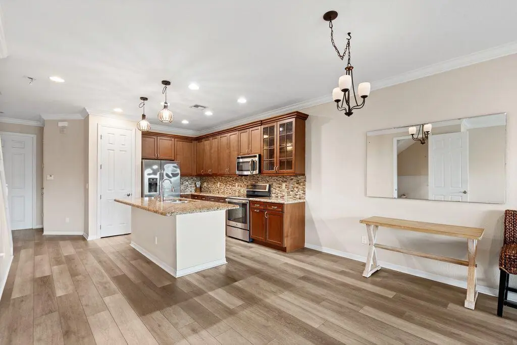 lebaDd9w at 626 SW Glen Crest Way, Stuart