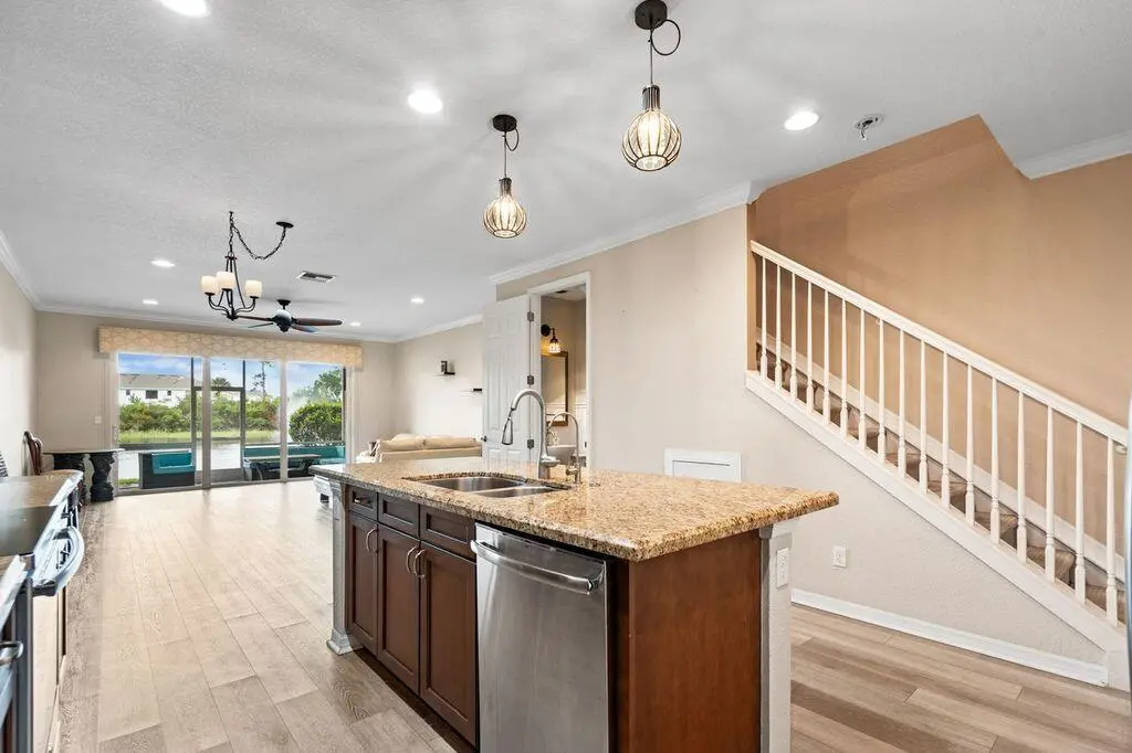 O7oXEG5w at 626 SW Glen Crest Way, Stuart