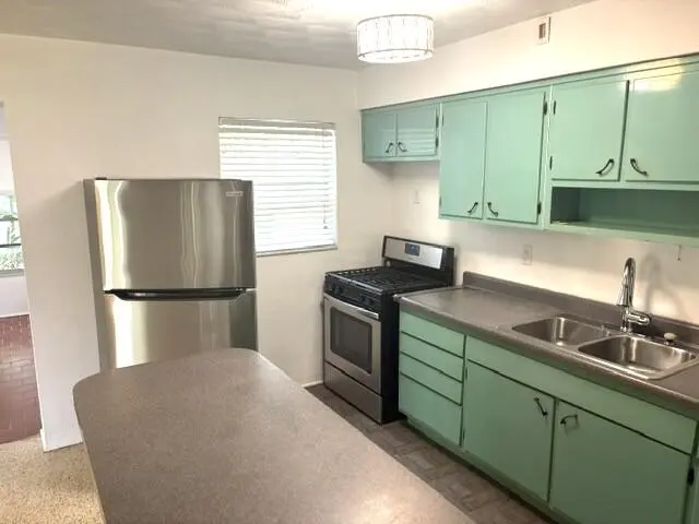 nw511kit3 at 511 SW 2nd Avenue, Dania Beach