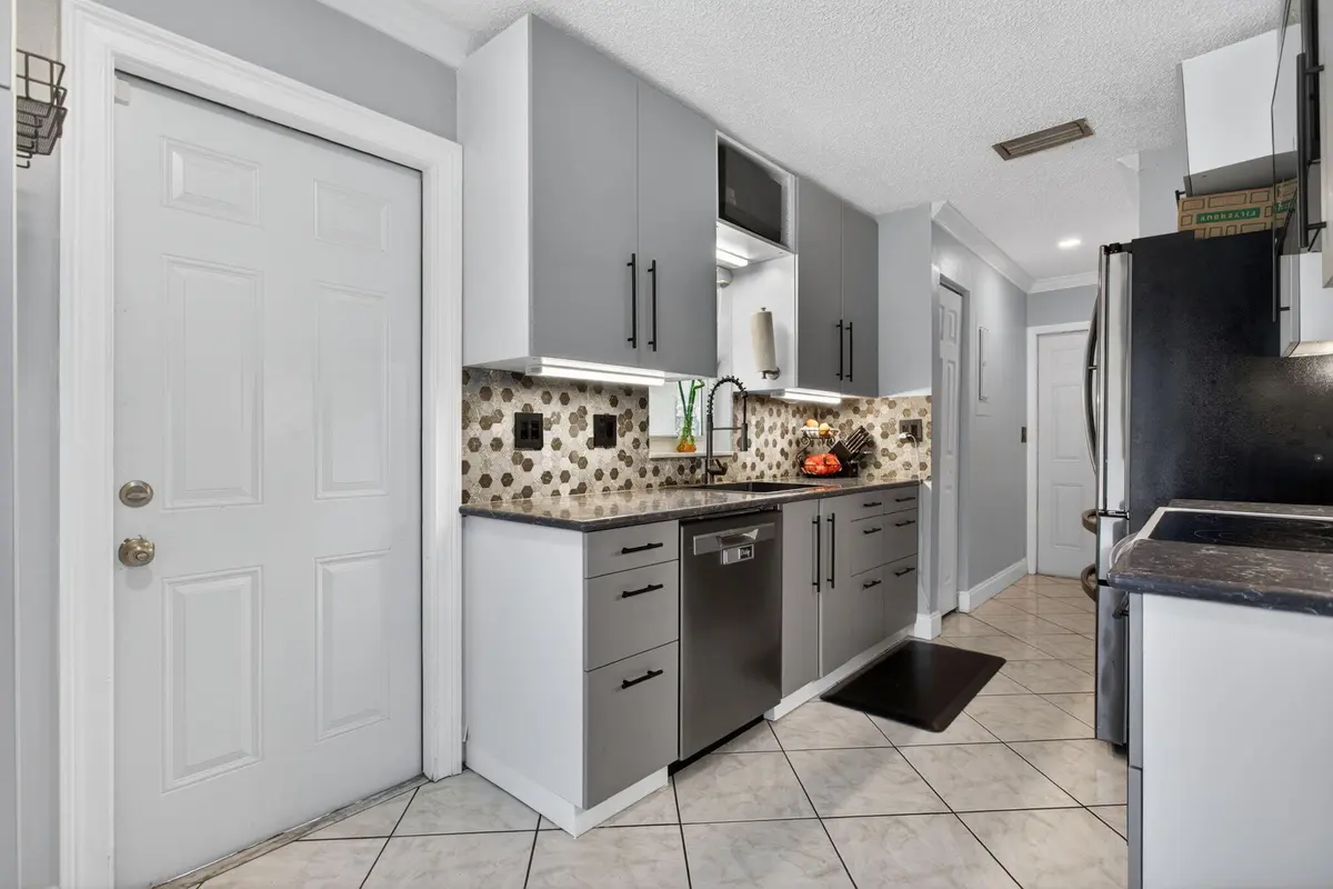 NEW KITCHEN 2025 at 1601 NW 48th Place, Deerfield Beach