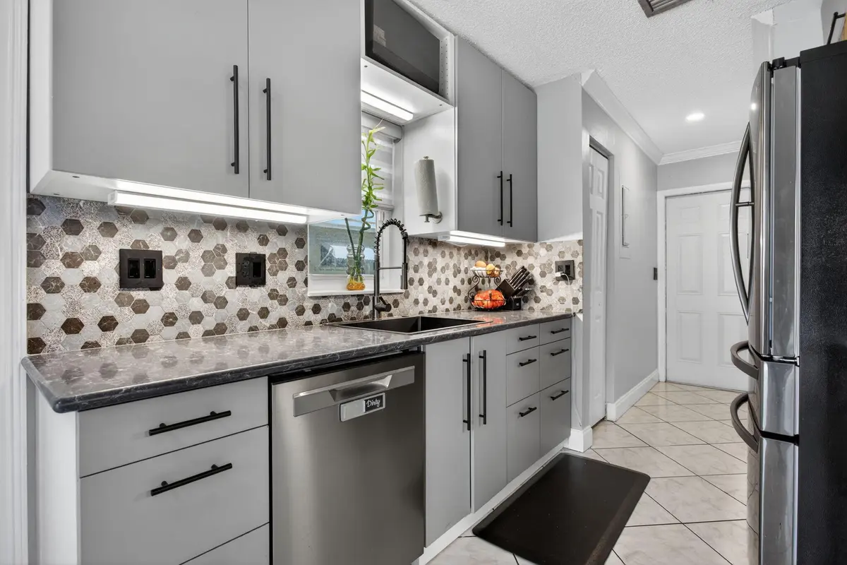 NEW KITCHEN 2025 at 1601 NW 48th Place, Deerfield Beach