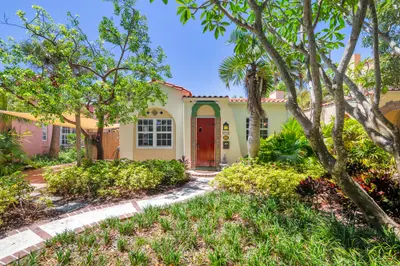 714 Sunset Road, West Palm Beach – Single Family Residence for sale