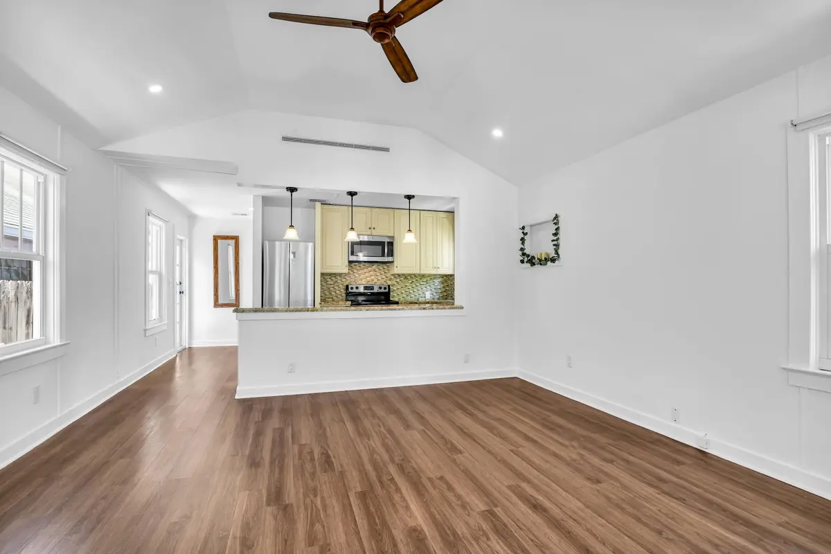 Living at 427 N J Street, Lake Worth Beach