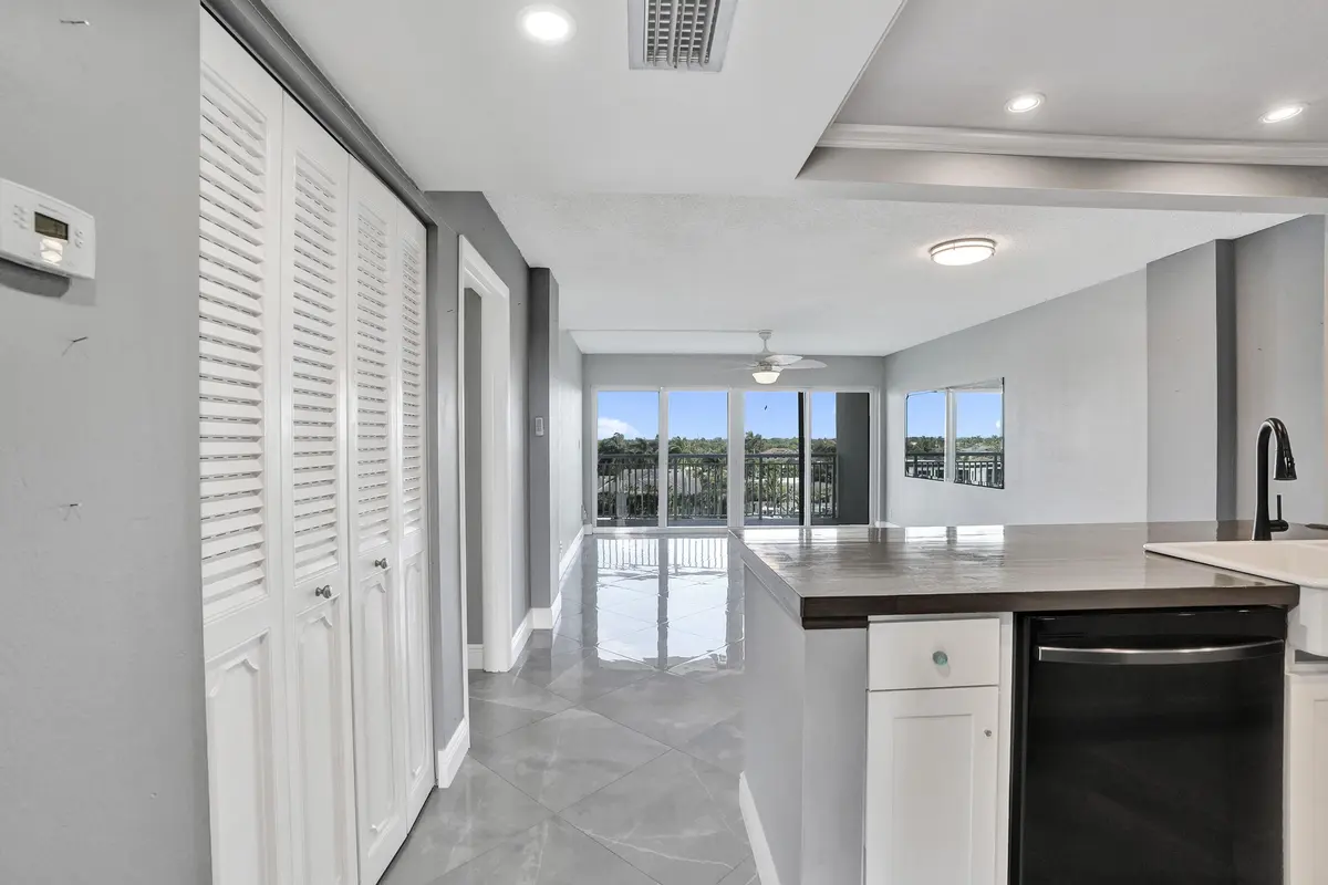 DSC07788 at 2611 N Riverside Drive 604, Pompano Beach