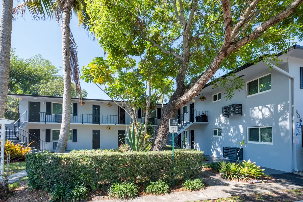 _DSC1846 at 806 NE 16th Place 1-8, Fort Lauderdale
