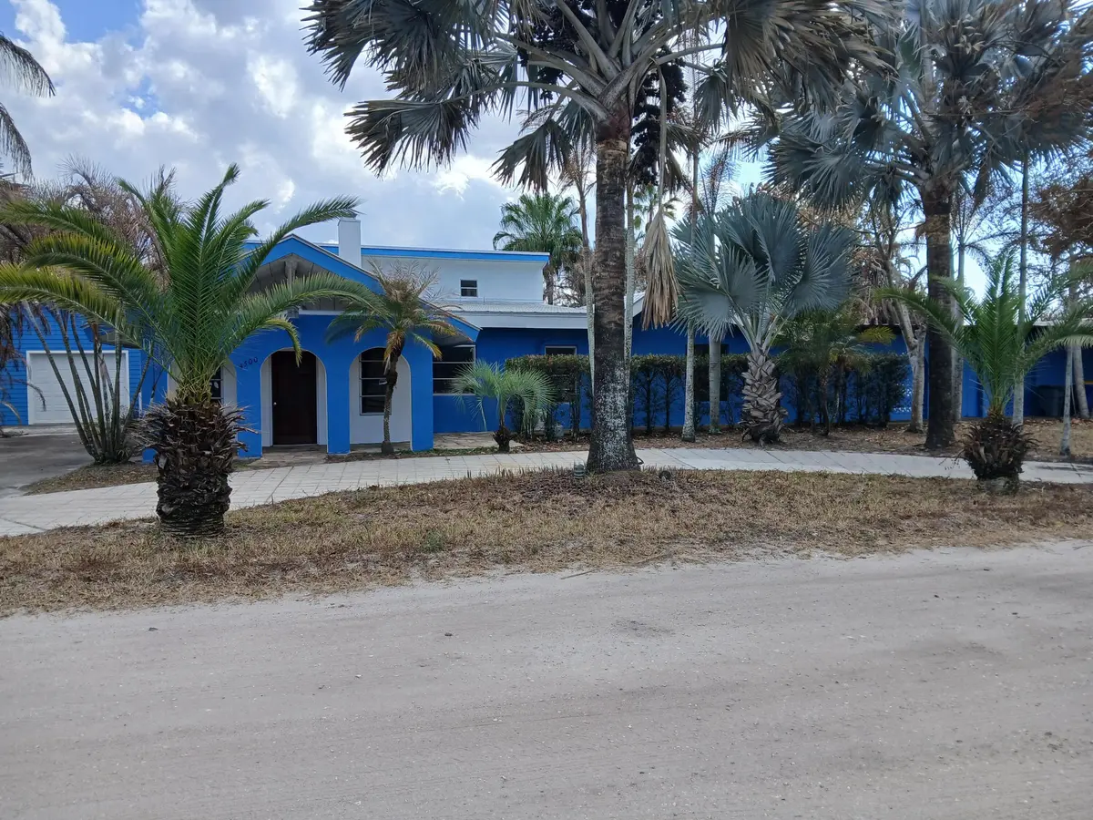 beyc69a775f685f69 at 4500 SW Boatramp Avenue, Palm City