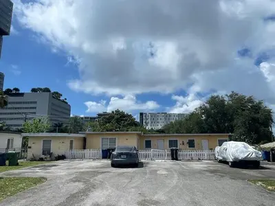 224 SE 9th Court 1-4, Hallandale Beach – Quadruplex for sale