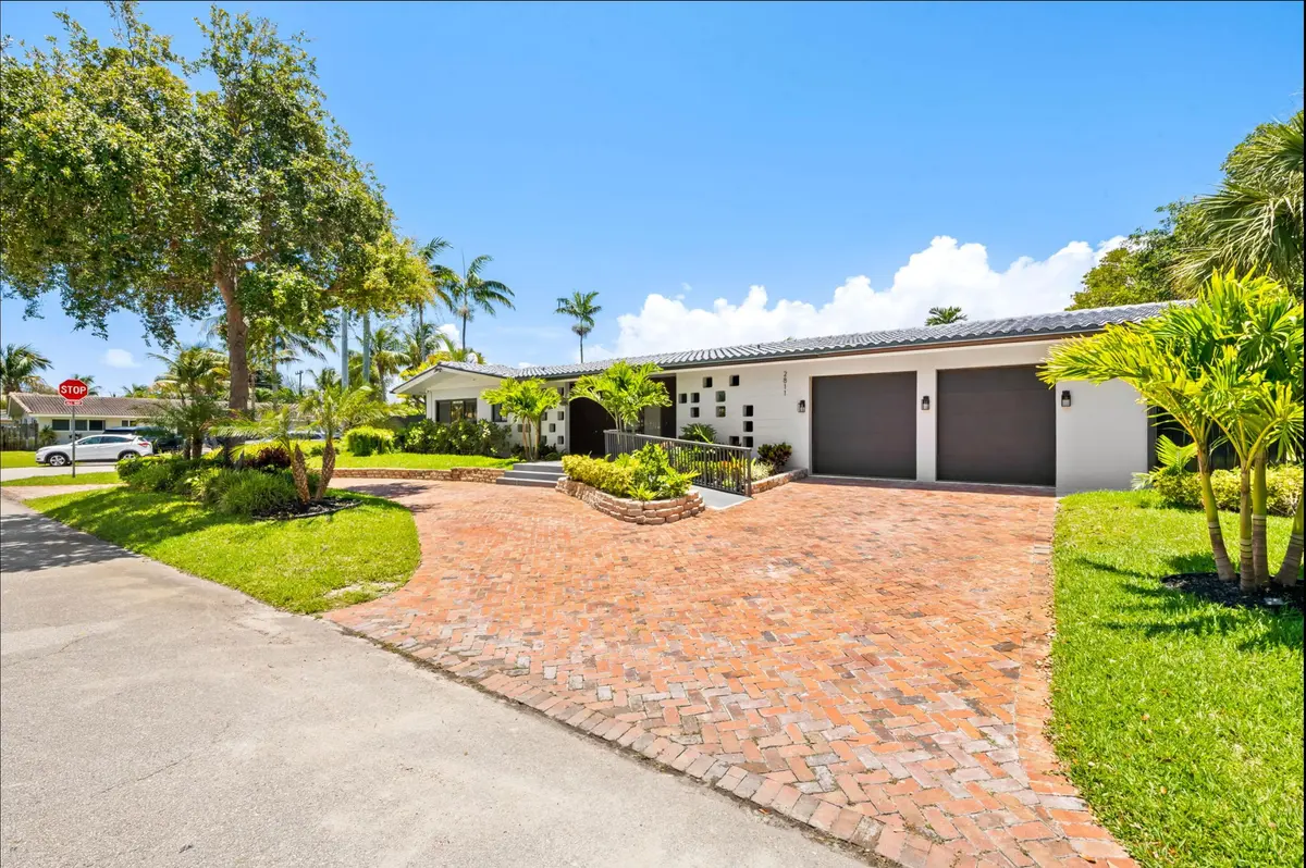 Right Front View at 2811 NE 53rd Court, Lighthouse Point