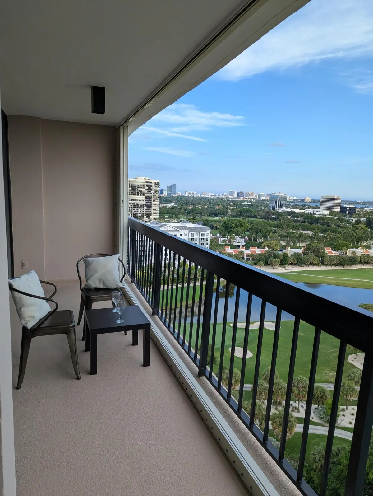 beyc69fbfbc2a5464 at 2425 Presidential Way 1905, West Palm Beach