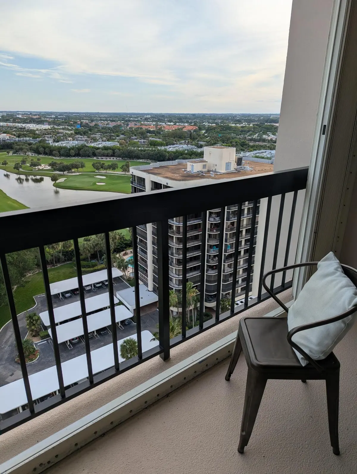 beyc69fbfbc4b66e2 at 2425 Presidential Way 1905, West Palm Beach