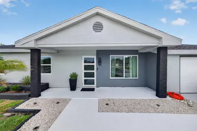 264 SW Cherryhill Road, Port St. Lucie – Single Family Residence for sale