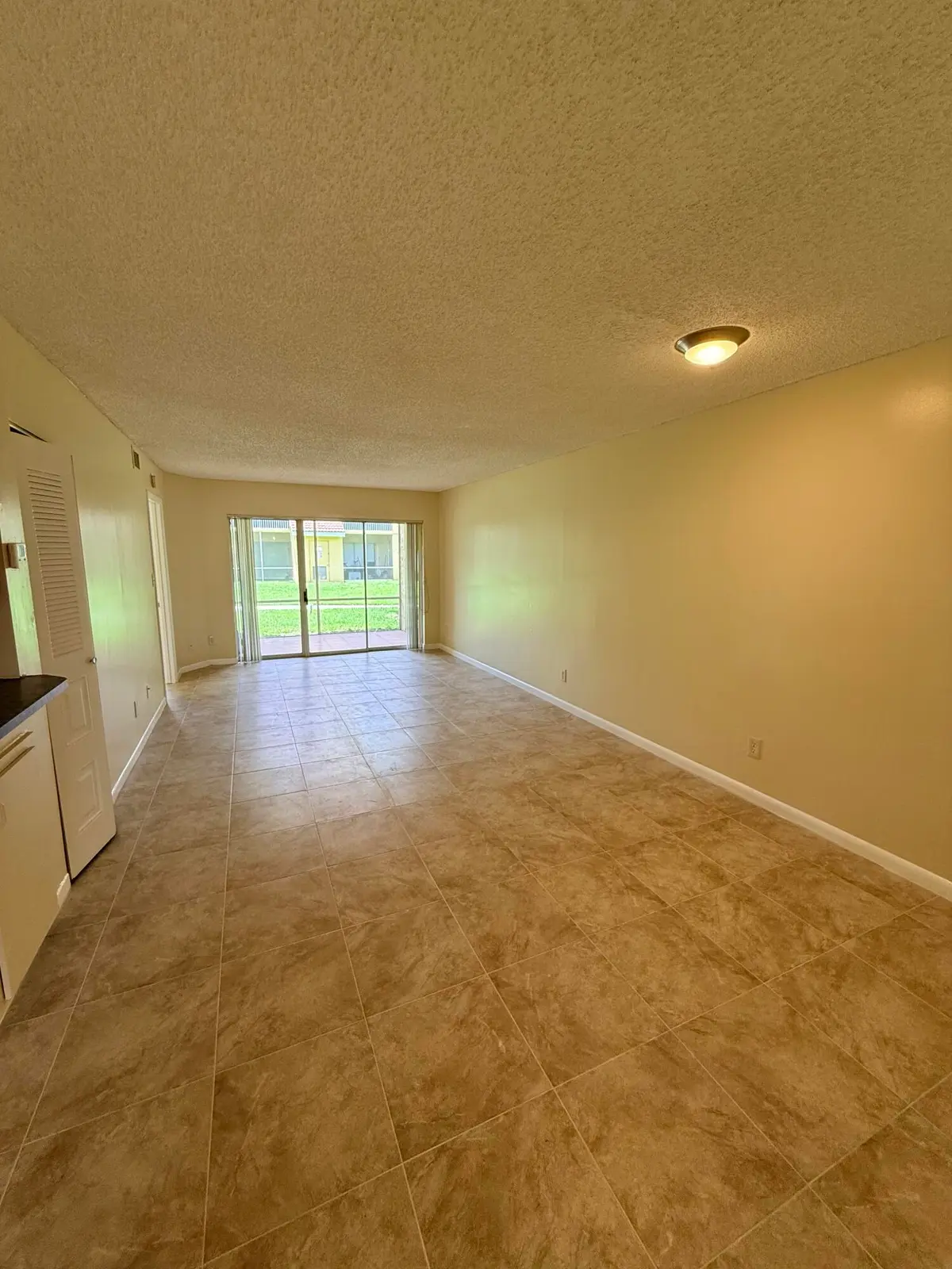 6WwKxdccRfesu2SBzlRIaQ at 1142 Coral Club Drive 1142, Coral Springs