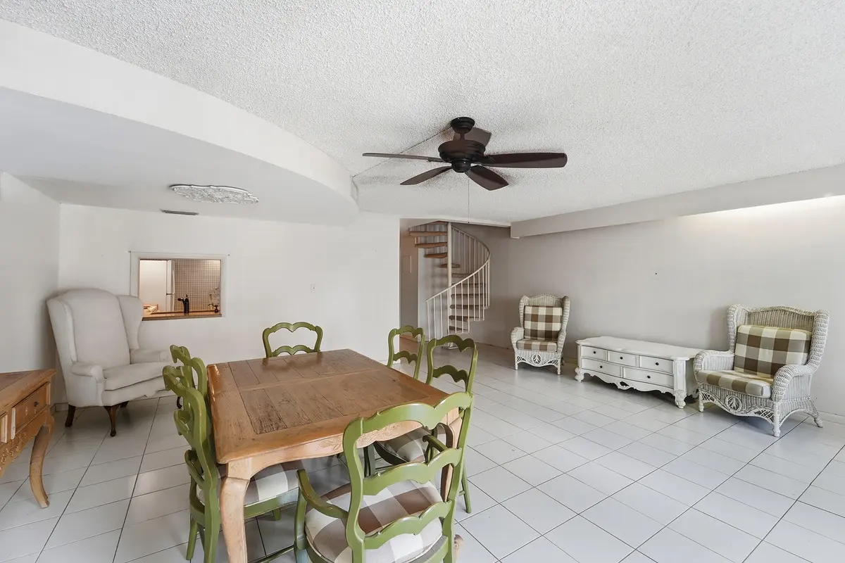 09_living room at 640 Tennis Club Drive 103, Fort Lauderdale