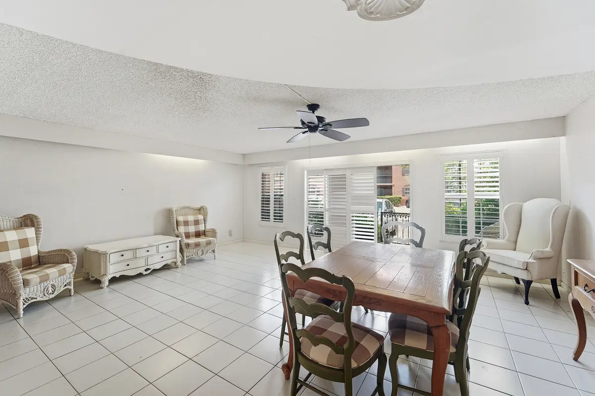 11_living room at 640 Tennis Club Drive 103, Fort Lauderdale