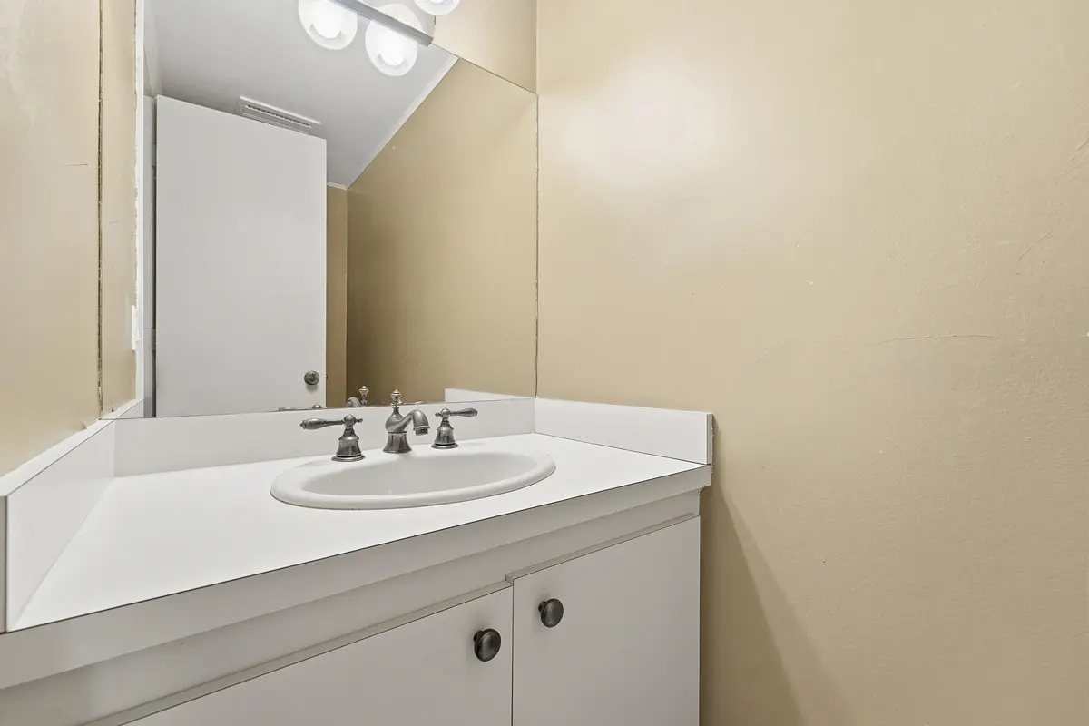 15_bathroom at 640 Tennis Club Drive 103, Fort Lauderdale