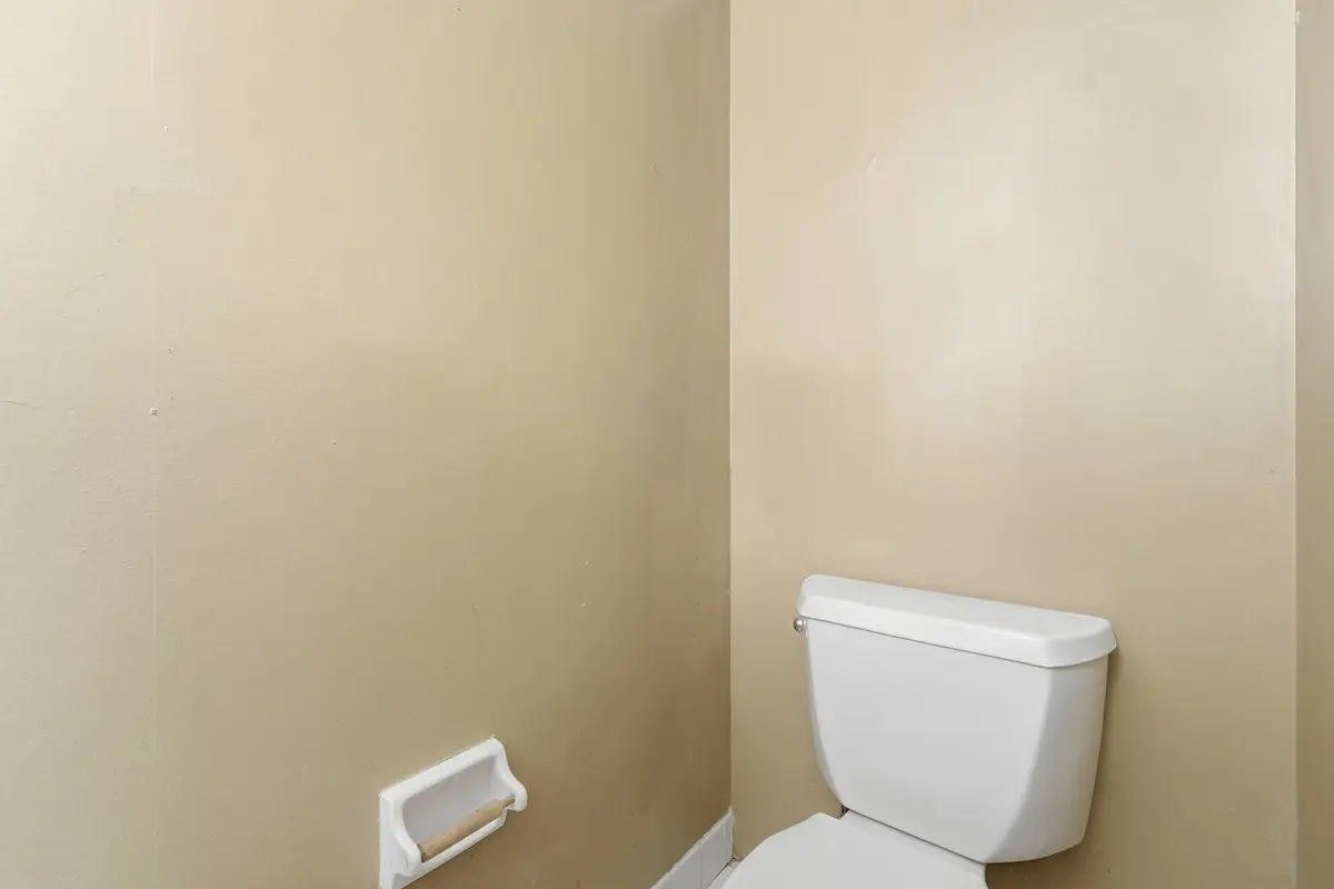 16_bathroom at 640 Tennis Club Drive 103, Fort Lauderdale
